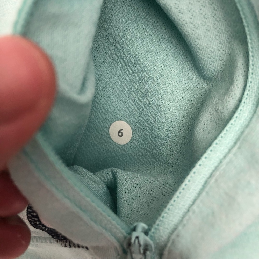 Lululemon in stride jacket aquamarine A2 Womens Size 6 - Picture 5 of 7